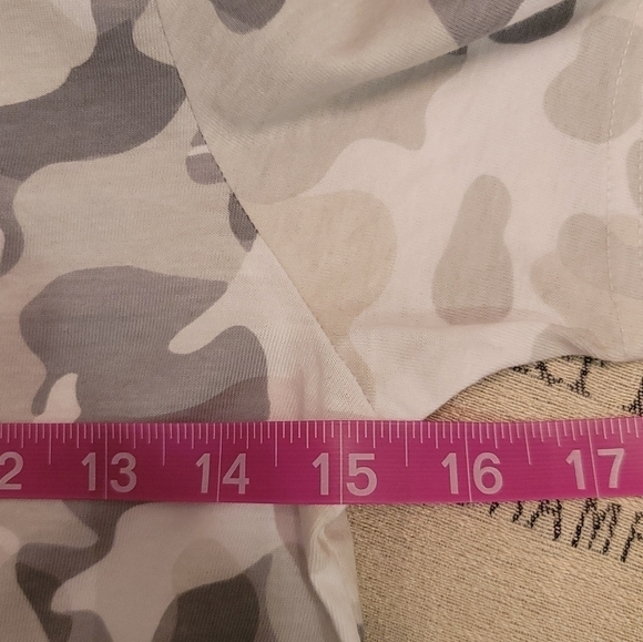 Addias Camo Tee NWT - Picture 7 of 7